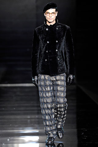 Giorgio Armani / - 2010-2011